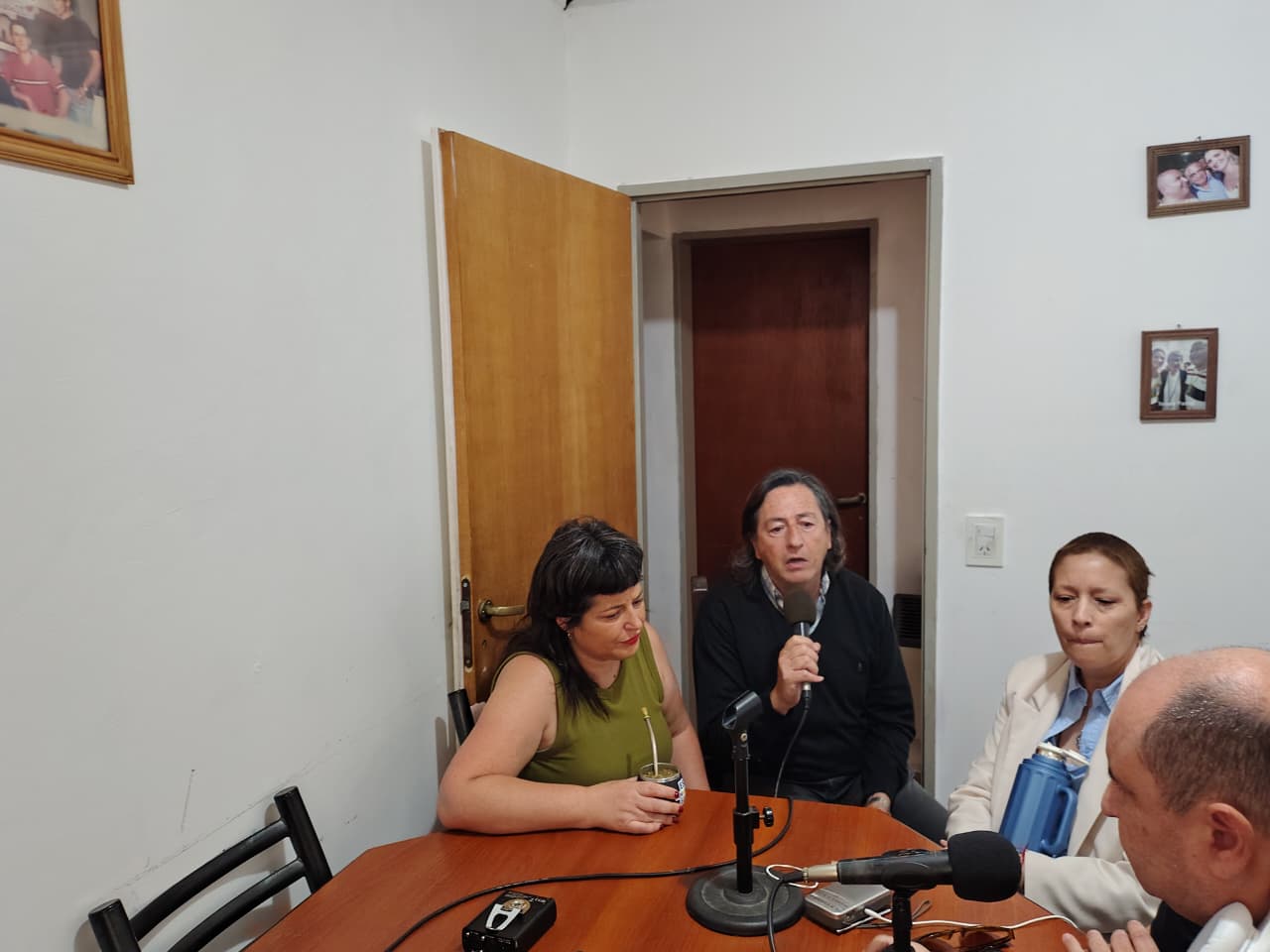 Victor Hutt radio